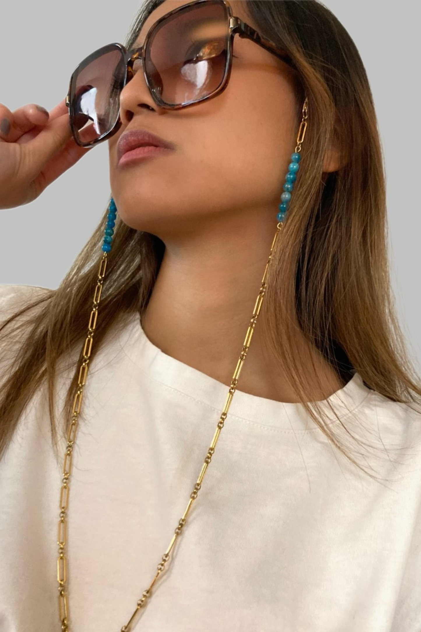 GOLDEN CHAIN | Chaînes pour lunettes et AirPods en acier inoxydable doré à l'or fin 18K sertie de deux rangs d'apatite