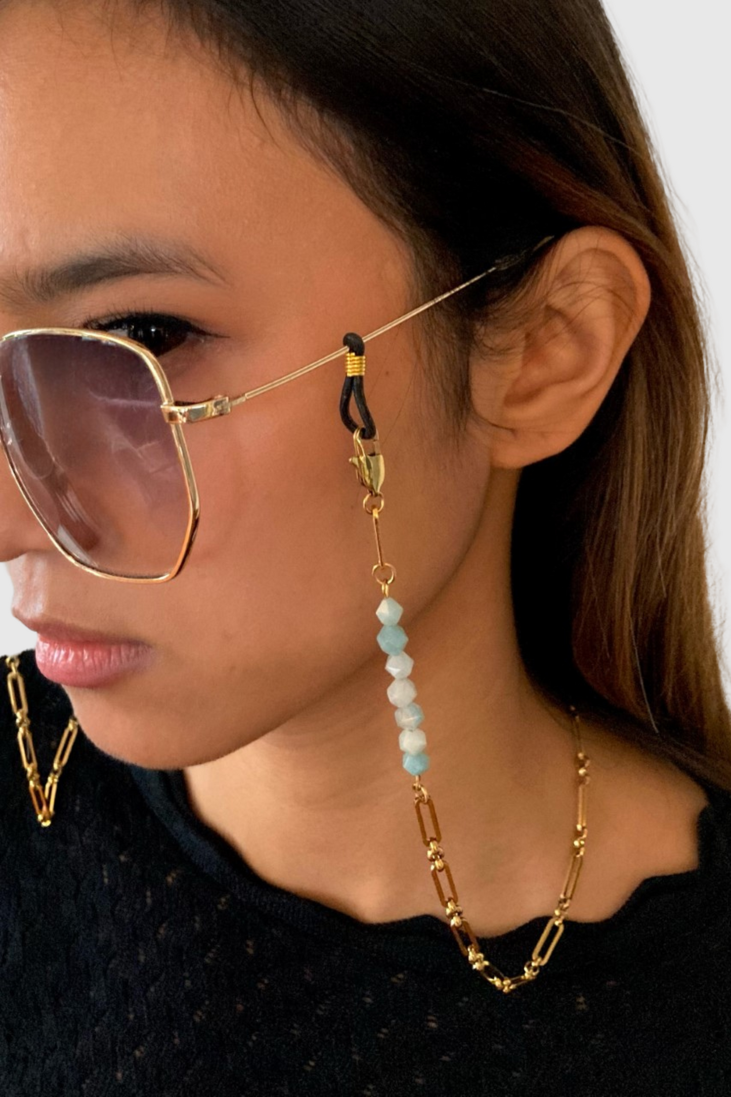 GOLDEN CHAIN | Chaînes pour lunettes et AirPods en acier inoxydable doré à l'or fin 18K sertie de deux rangs d'amazonite