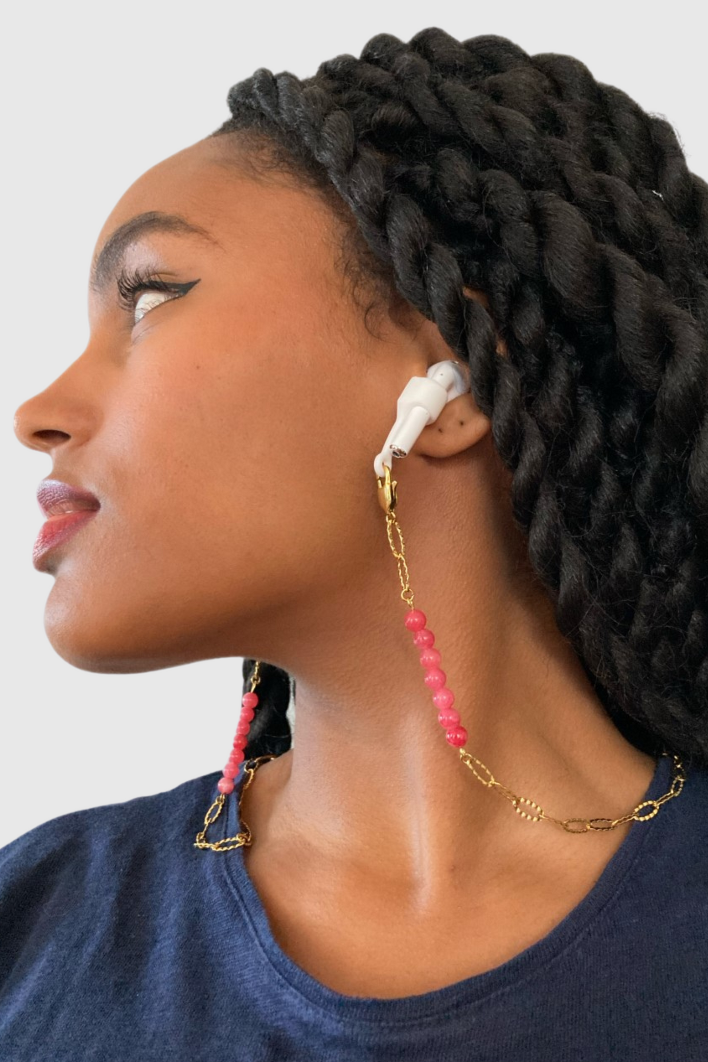 GOLDEN CHAIN - Chaîne pour AirPods ou lunettes en acier inoxydable doré à l'or fin 18K sertie de deux rangs de pierres de rhodochrosite